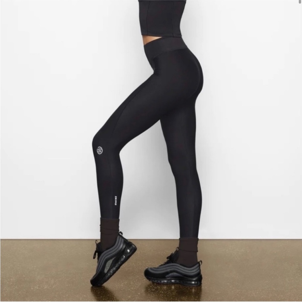 SKIMS Performance High Waisted Leggings